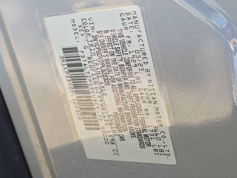 2023 Nissan Kicks SR