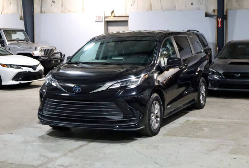 2021 Toyota Sienna LE 8-Passenger