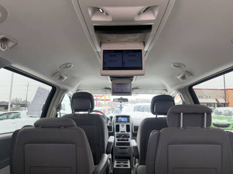 2010 Chrysler Town and Country Touring