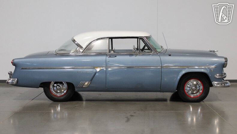 1954 Ford Crestline
