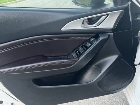 2018 Mazda MAZDA3 Touring