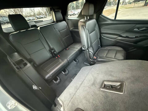 2023 Chevrolet Traverse LT Leather