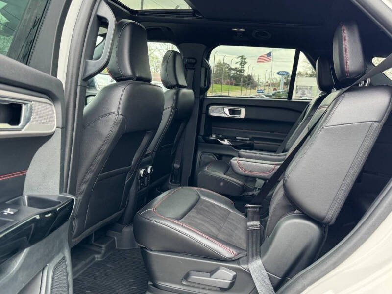 2024 Ford Explorer ST-Line