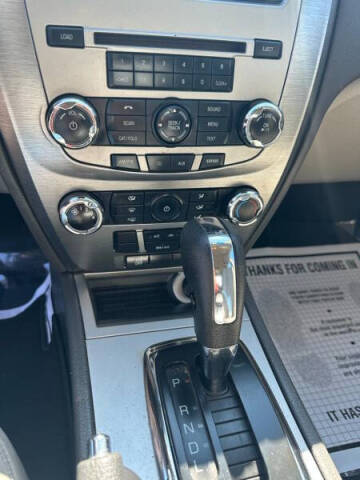 2011 Ford Fusion S