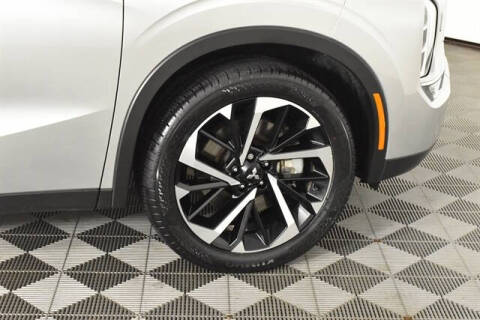 2023 Mitsubishi Outlander SE