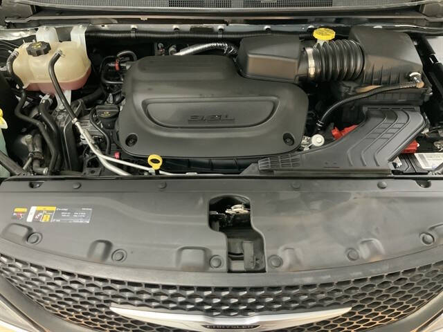 2023 Chrysler Voyager LX