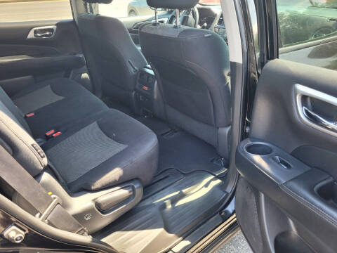 2018 Nissan Pathfinder SV