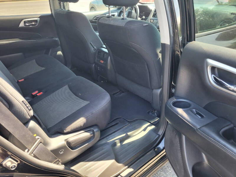 2018 Nissan Pathfinder SV