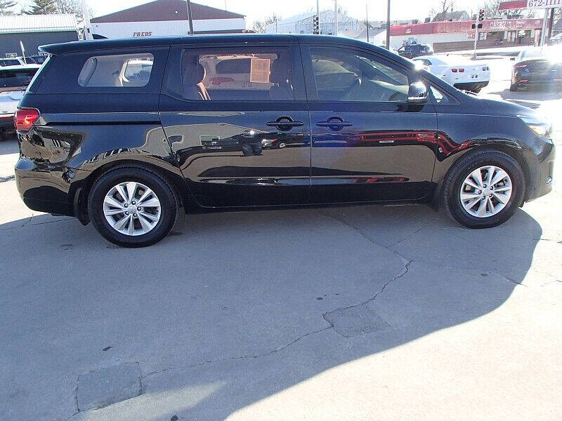 2017 Kia Sedona L