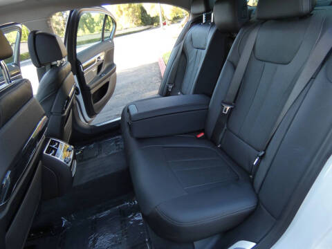 2022 BMW 7 Series 745e xDrive