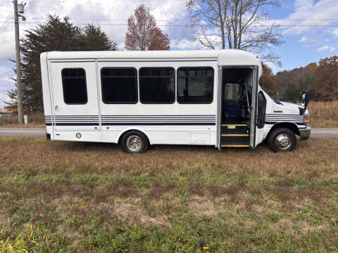2017 Ford E-Series E-450 SD