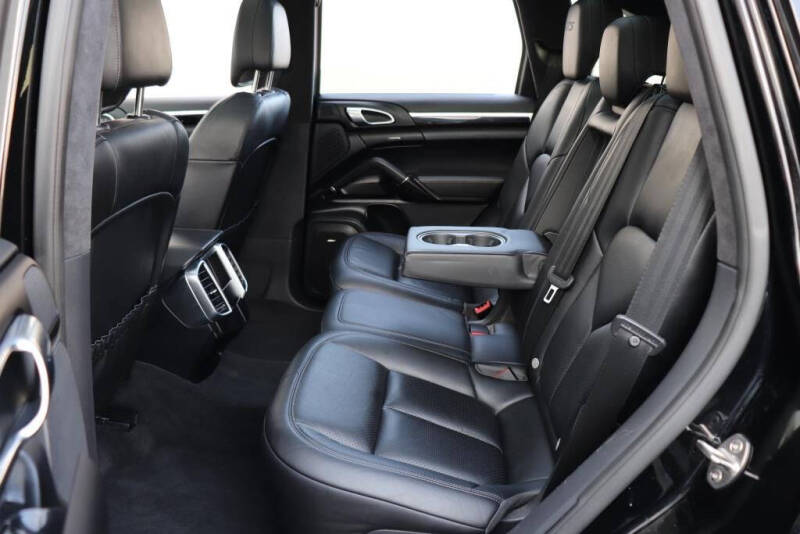 2017 Porsche Cayenne GTS