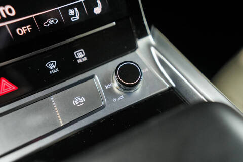 2019 Audi e-tron quattro Premium Plus