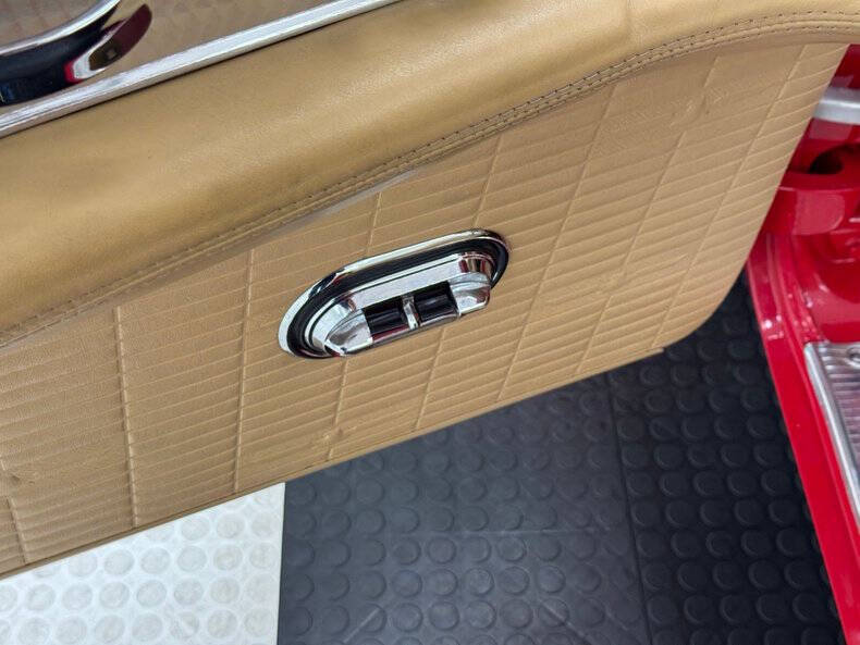 1957 Ford Thunderbird