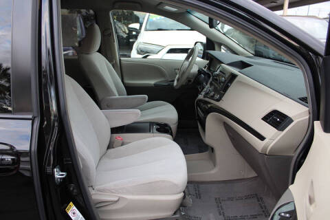 2012 Toyota Sienna
