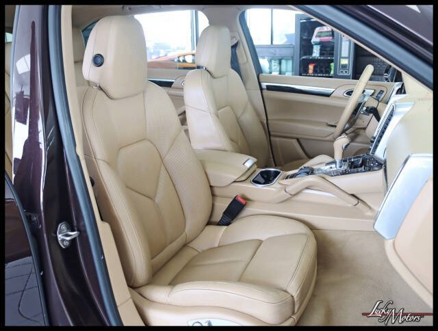 2017 Porsche Cayenne Platinum Edition