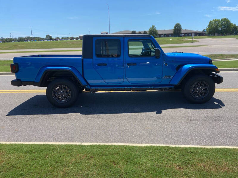 2025 Jeep Gladiator Sport S