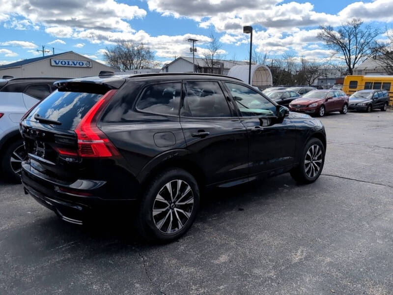 2025 Volvo XC60 B5 Core Dark Theme