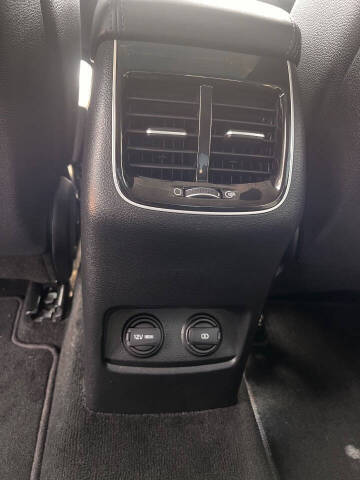 2017 Kia Cadenza Technology