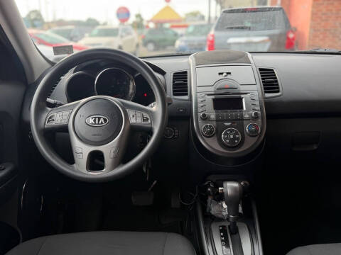 2010 Kia Soul +