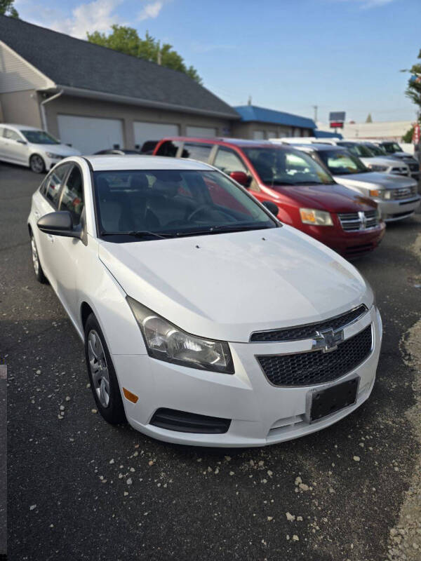 2014 Chevrolet Cruze LS's photo
