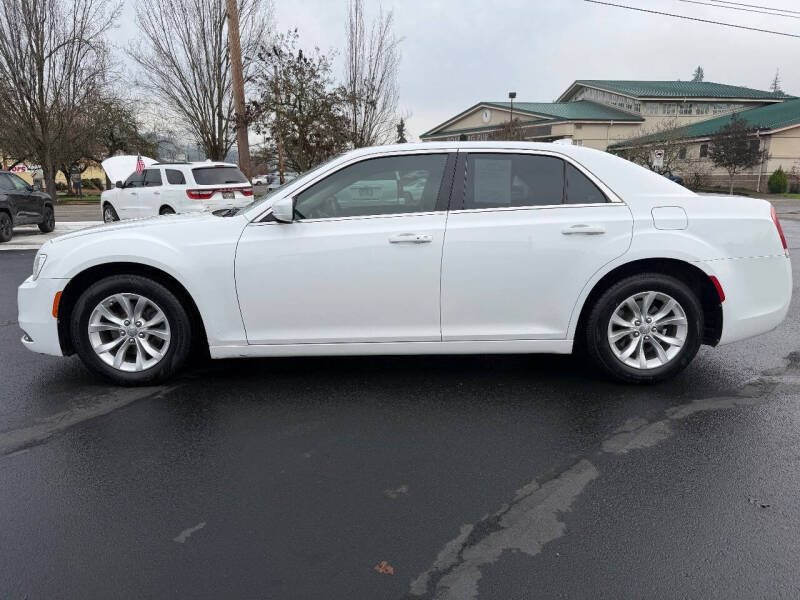 2016 Chrysler 300 Limited