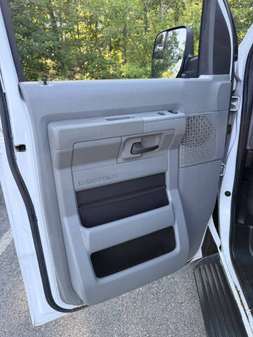 2012 Ford E-Series E-350 SD XLT