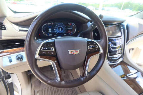 2016 Cadillac Escalade Luxury Collection