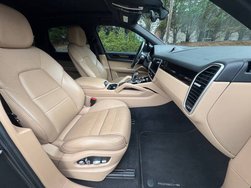 2019 Porsche Cayenne S