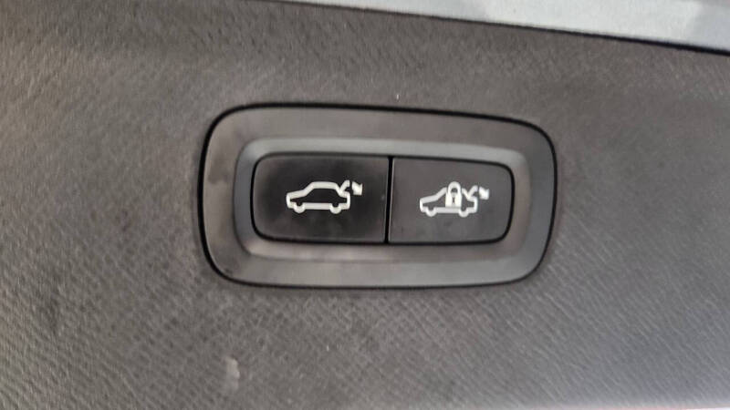 2018 Volvo XC90 T5 Momentum 7-Passenger