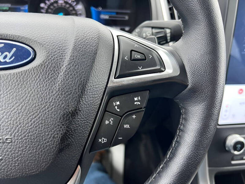 2022 Ford Edge SEL