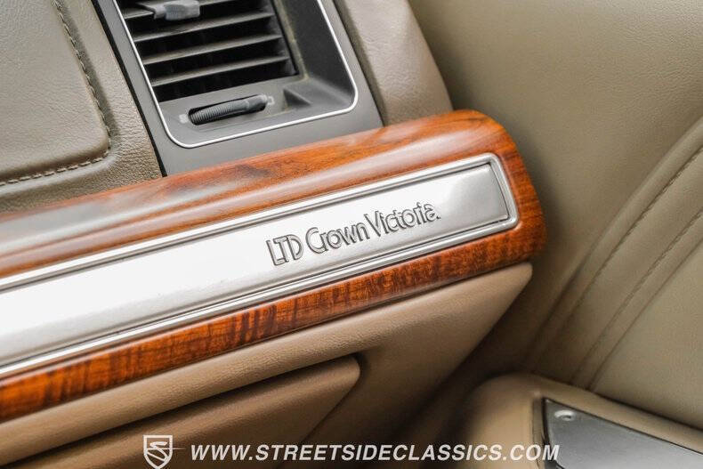 1990 Ford LTD Crown Victoria