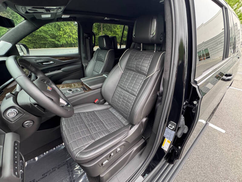 2024 Cadillac Escalade ESV Sport Platinum