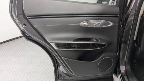 2025 Genesis GV70 2.5T Standard