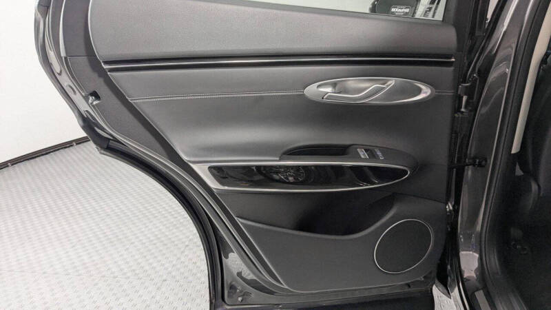 2025 Genesis GV70 2.5T Standard