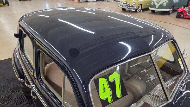 1947 Ford Deluxe