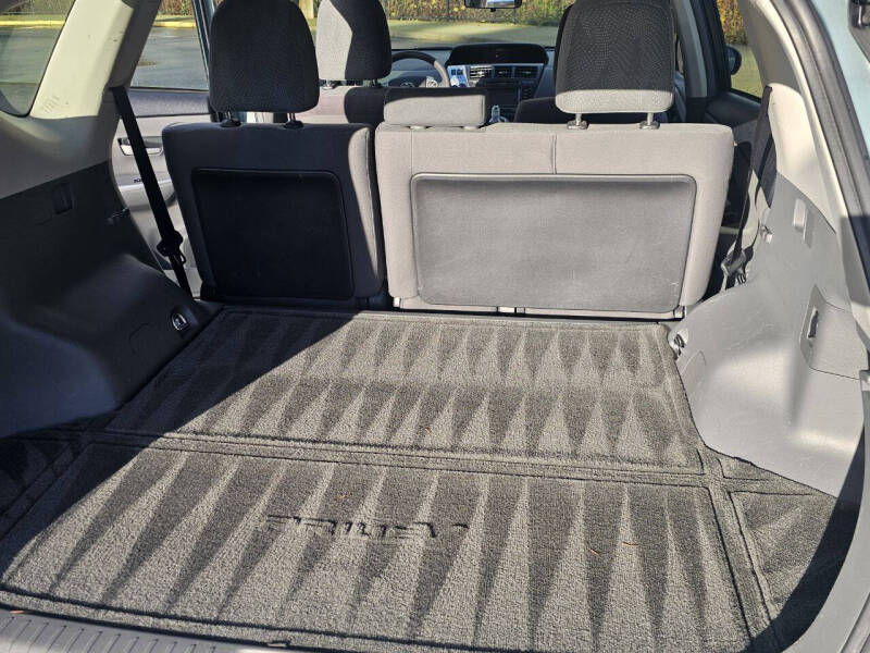 2013 Toyota Prius v Two