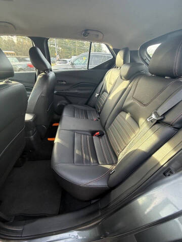 2020 Nissan Kicks SR