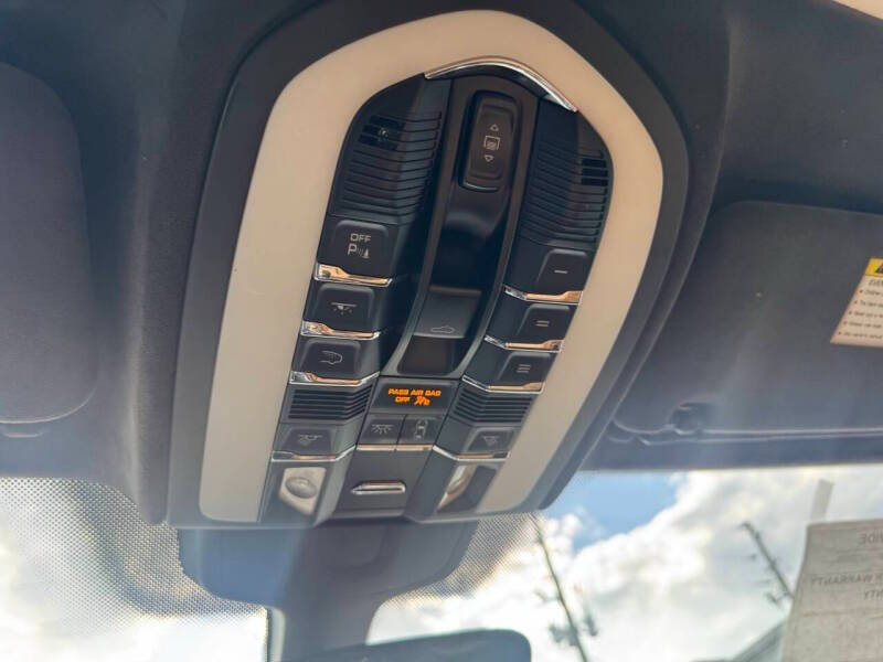 2016 Porsche Cayenne GTS