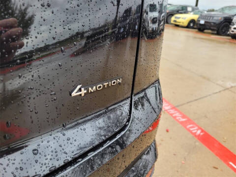 2025 Volkswagen Atlas Cross Sport SEL Premium R-Line 4Motion