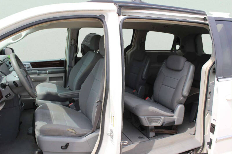 2010 Chrysler Town and Country Touring