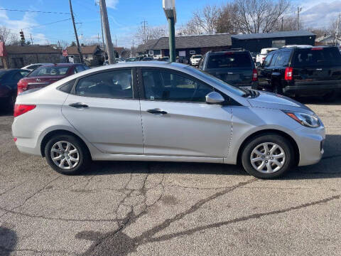 2012 Hyundai Accent GLS