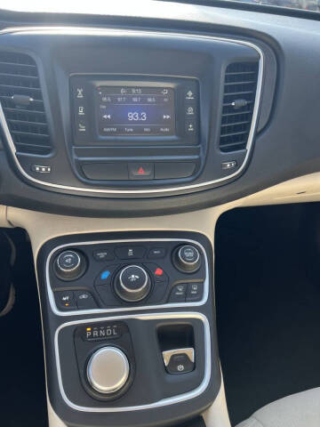 2016 Chrysler 200 Limited