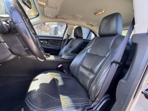 2011 Ford Taurus SEL