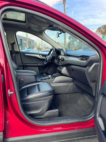 2020 Ford Escape SEL