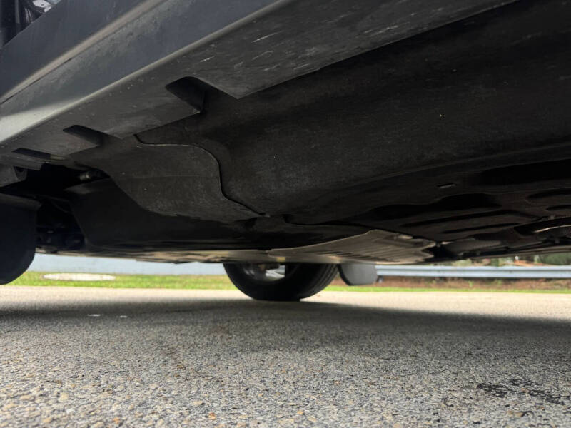 2023 Land Rover Defender 130 SE