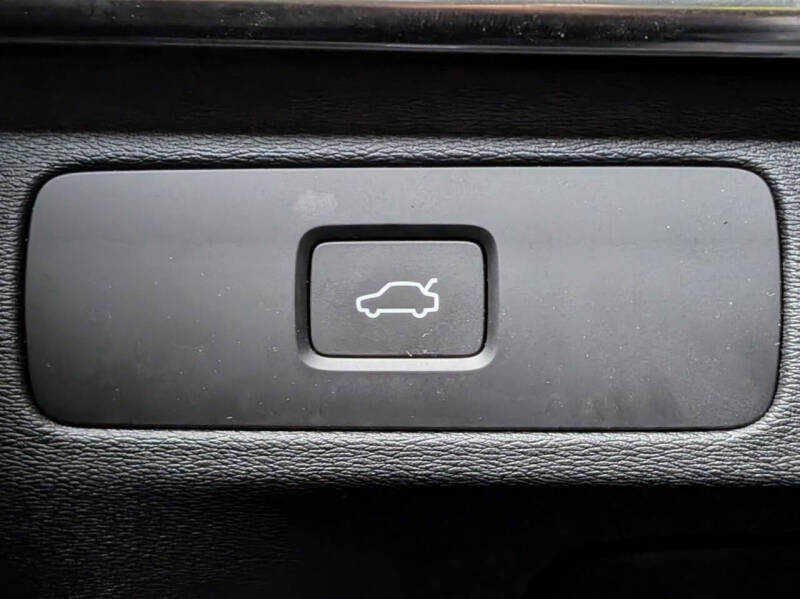 2025 Volvo XC90 B5 Plus Bright Theme 7P