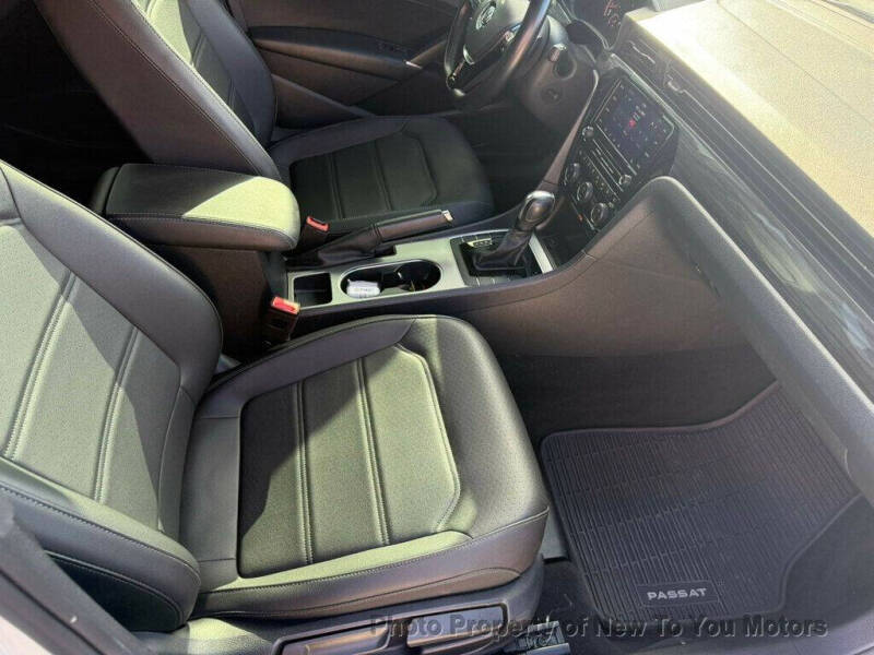 2021 Volkswagen Passat R-Line