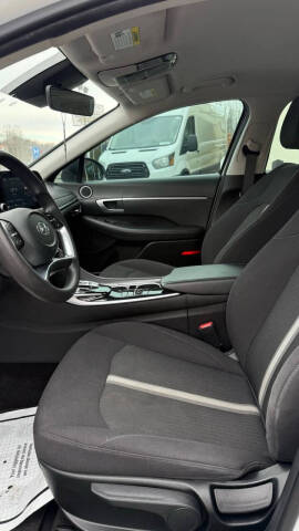 2022 Hyundai Sonata Hybrid Blue