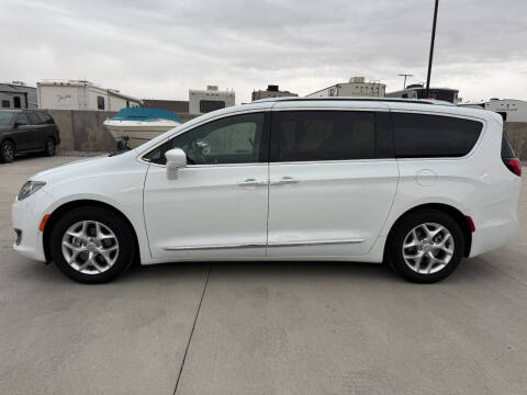 2020 Chrysler Pacifica Touring L 35th Anniversary
